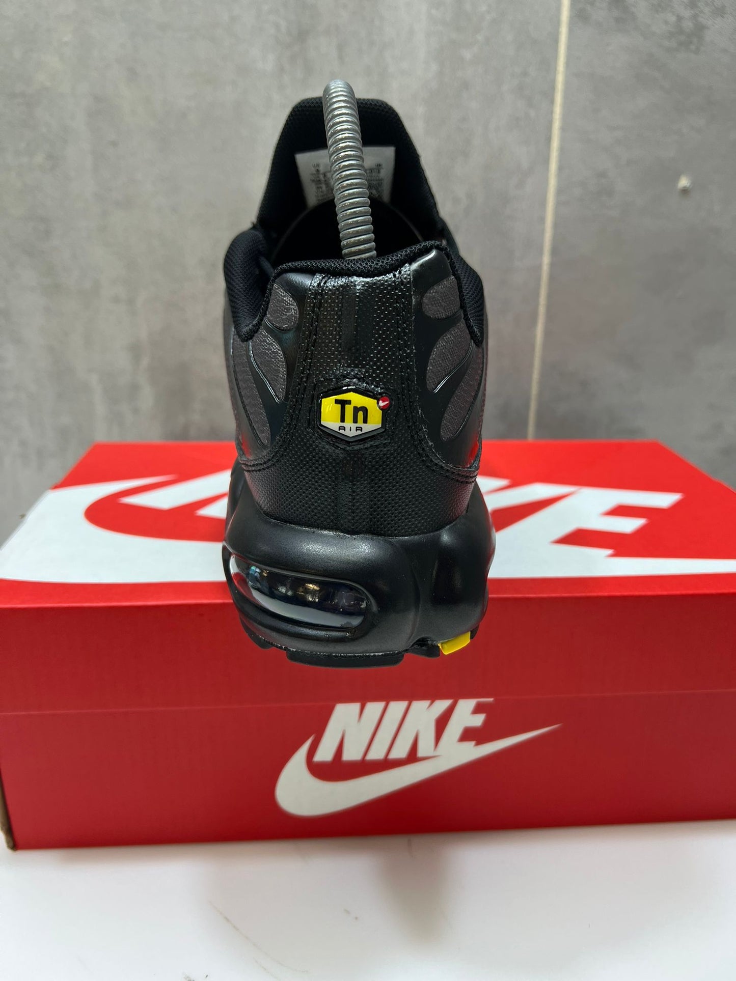 Nike Air Max Plus Men's Trainers Black