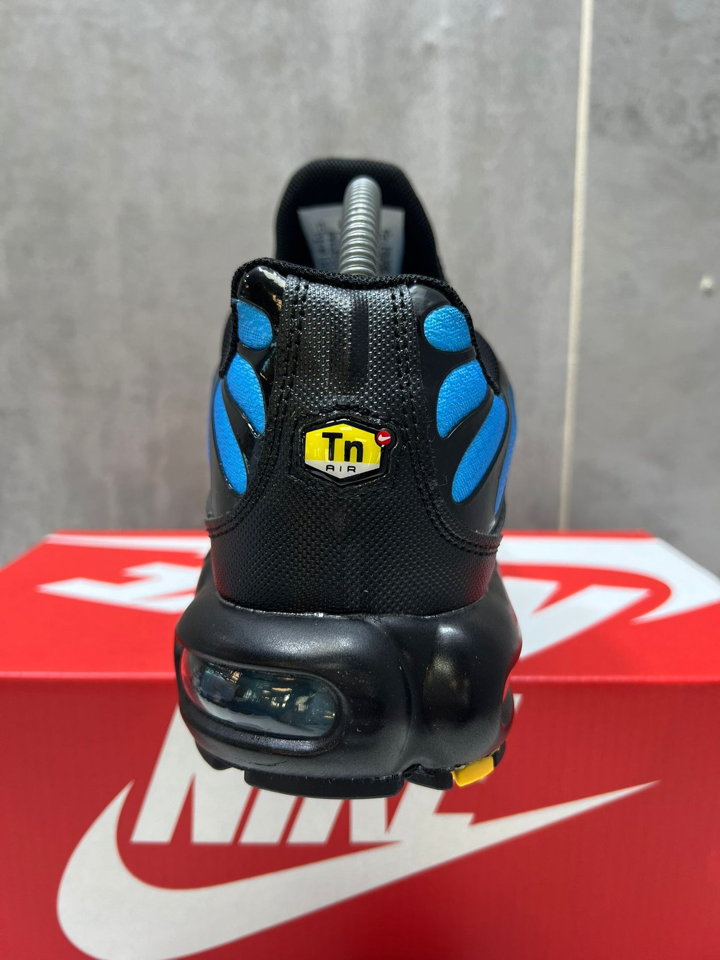 Nike Air Max Plus TN Black Blue Aura Sneakers