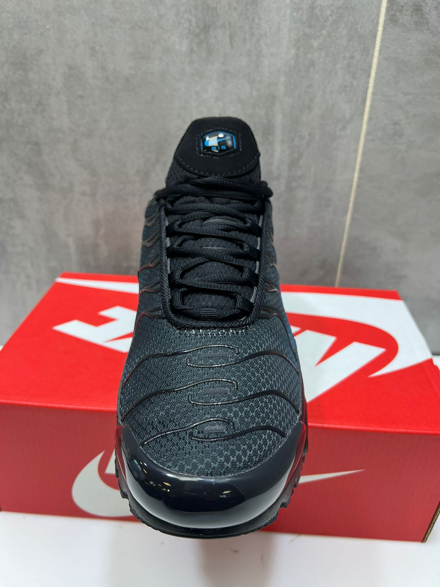 Nike Air Max Plus TN Black Blue Aura Sneakers
