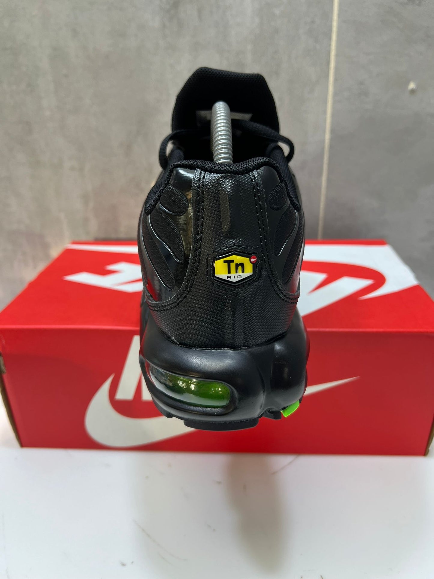 Nike Air Max Plus TN's Trainers Classic Mesh – Black Green