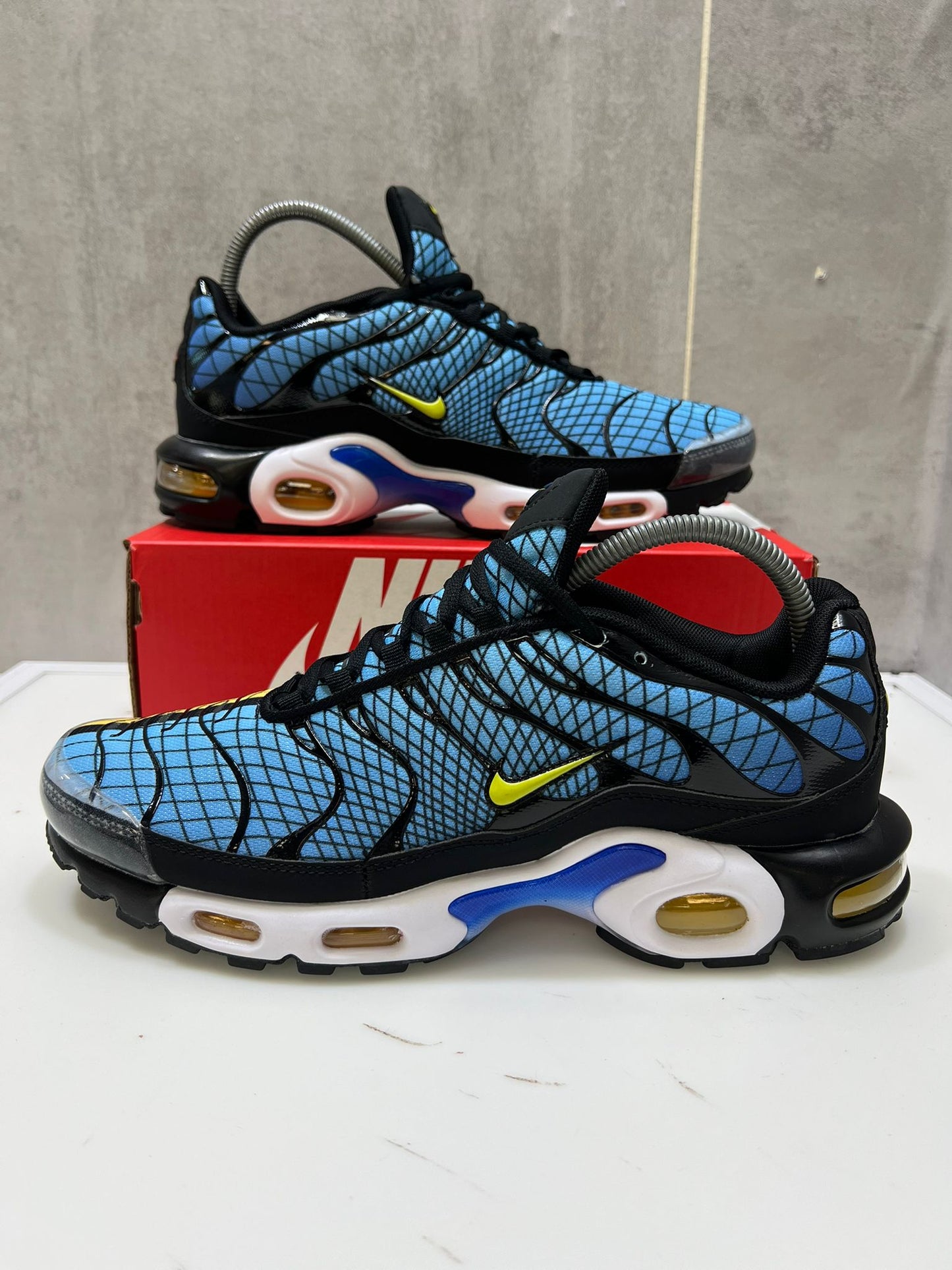Nike Air Max Plus TN's Gradient Mesh Sneakers – Blue & Yellow