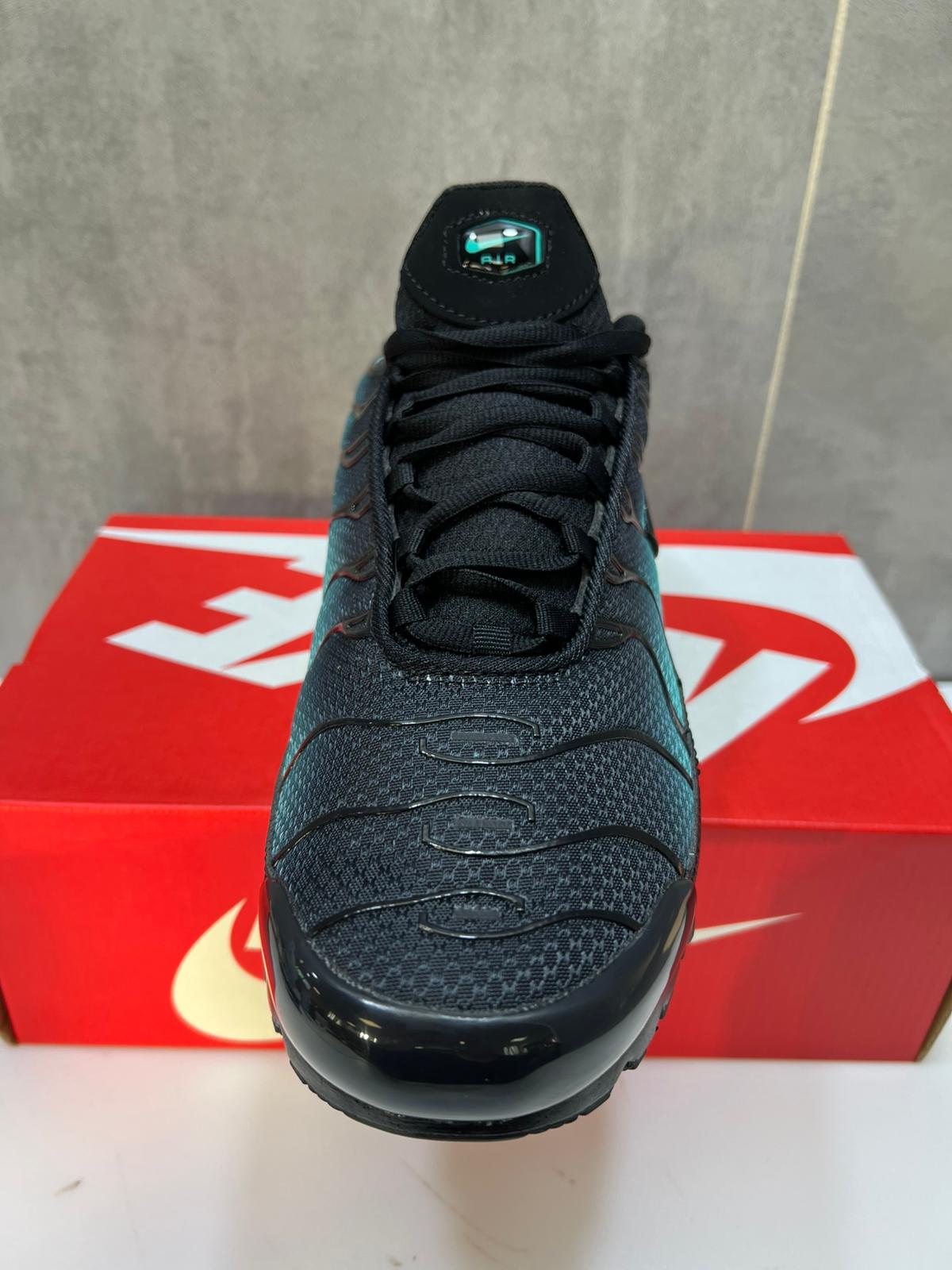 Air Max Plus TN – Black Teal Gradient Running Sneakers