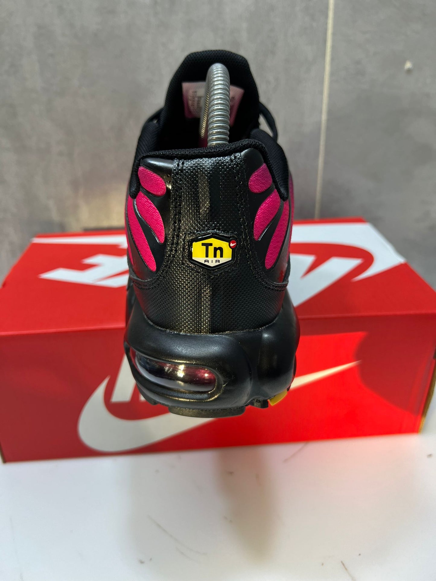 Nike Air Max Plus TNs Street Trainers – Black & Pink Gradient